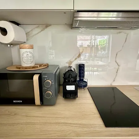 Victoria Regia By Ferias Em Figueira